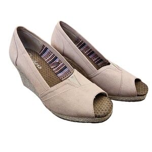 SKETCHERS Tan Peep Toe Wedge Shoes Size 7 Slip On Heels Canvas Open Memory Foam
